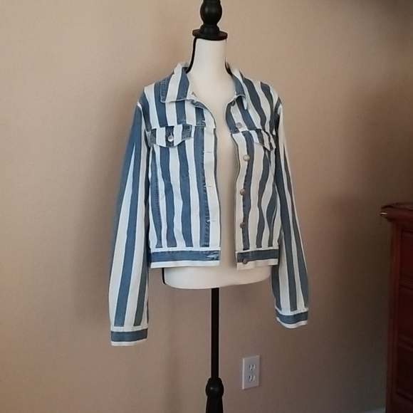Forever 21 Jackets & Blazers - Forever 21 Jean jacket